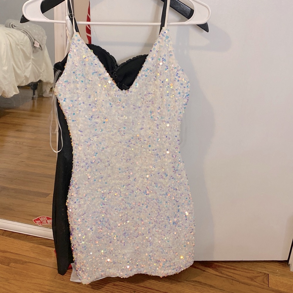 White Sequent slim party dress never before worn